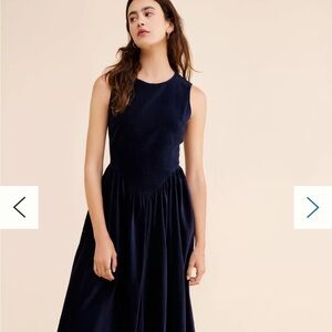 Chic Sleeveless Navy Midi Dress